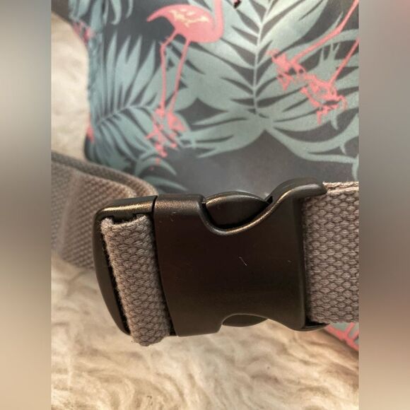 Hot Style Fanny Pack Zipper Front Flamingos - Picture 6 of 8